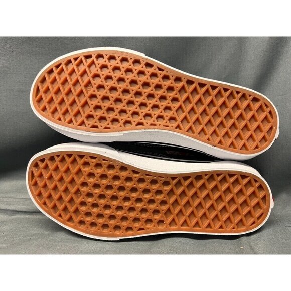 Vans boys Old Skool Casual Sneakers Canvas Black White Size 5.5 NEW IN BOX! - Picture 6 of 6